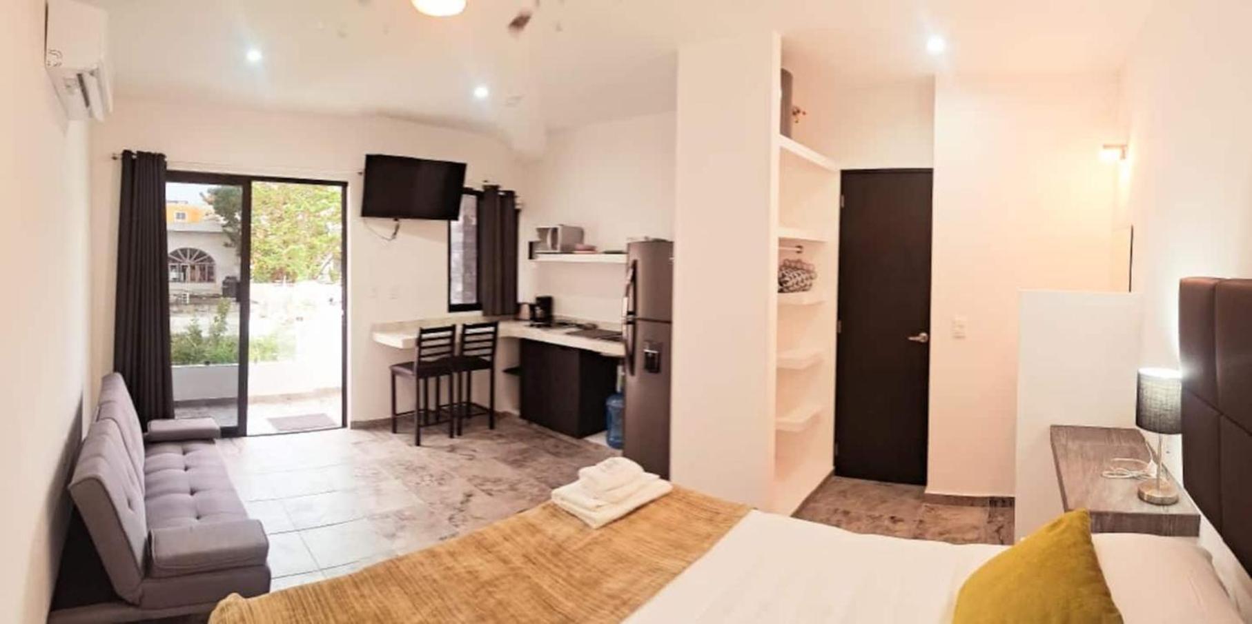 Boutique Studio Wbalcony #4- Isla Mujeres *